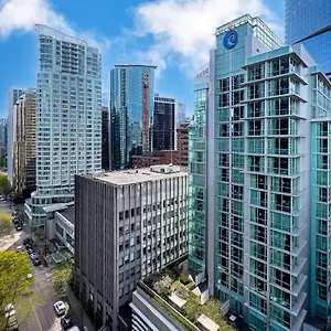 Отель Coast Coal Harbour By Apa, Ванкувер